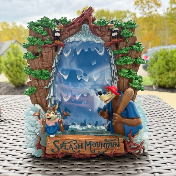 Walt Disney Other - Decorative Black and Gray Plaque